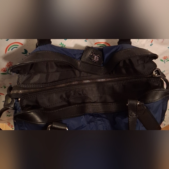 EUC Burberry Buckleigh Tan Nova Plaid & Navy Nylon Reversible Tote Purse Bag - Picture 12 of 15